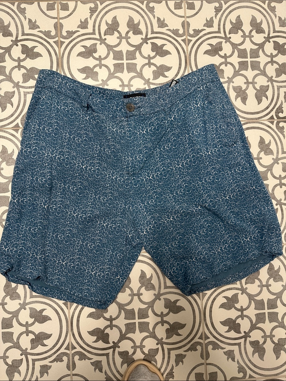 PAIGE Blue Floral-Print Flat Front Men's Shorts